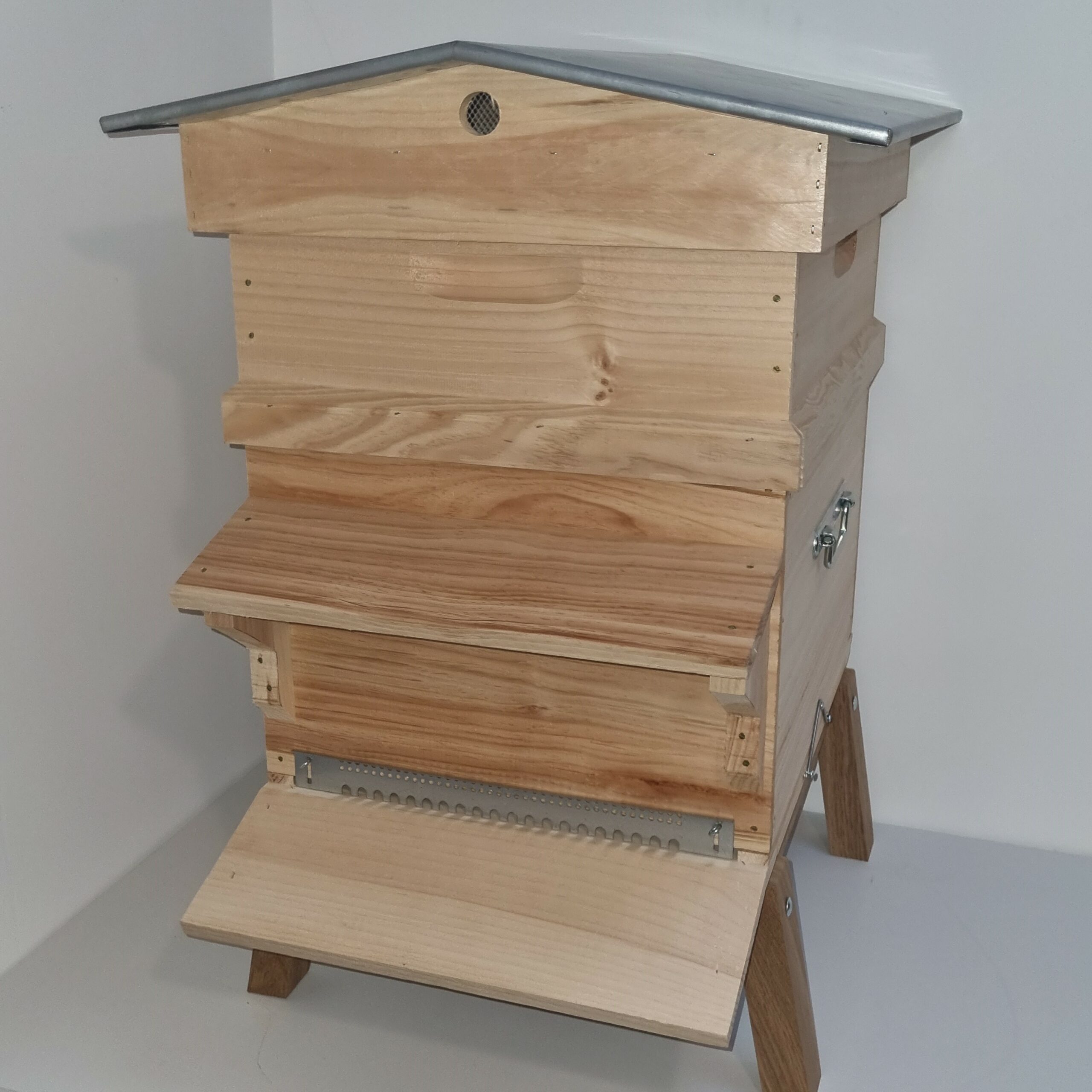 Ruche Dadant 10 cadres – Fabrication française – Essentiel Apiculture